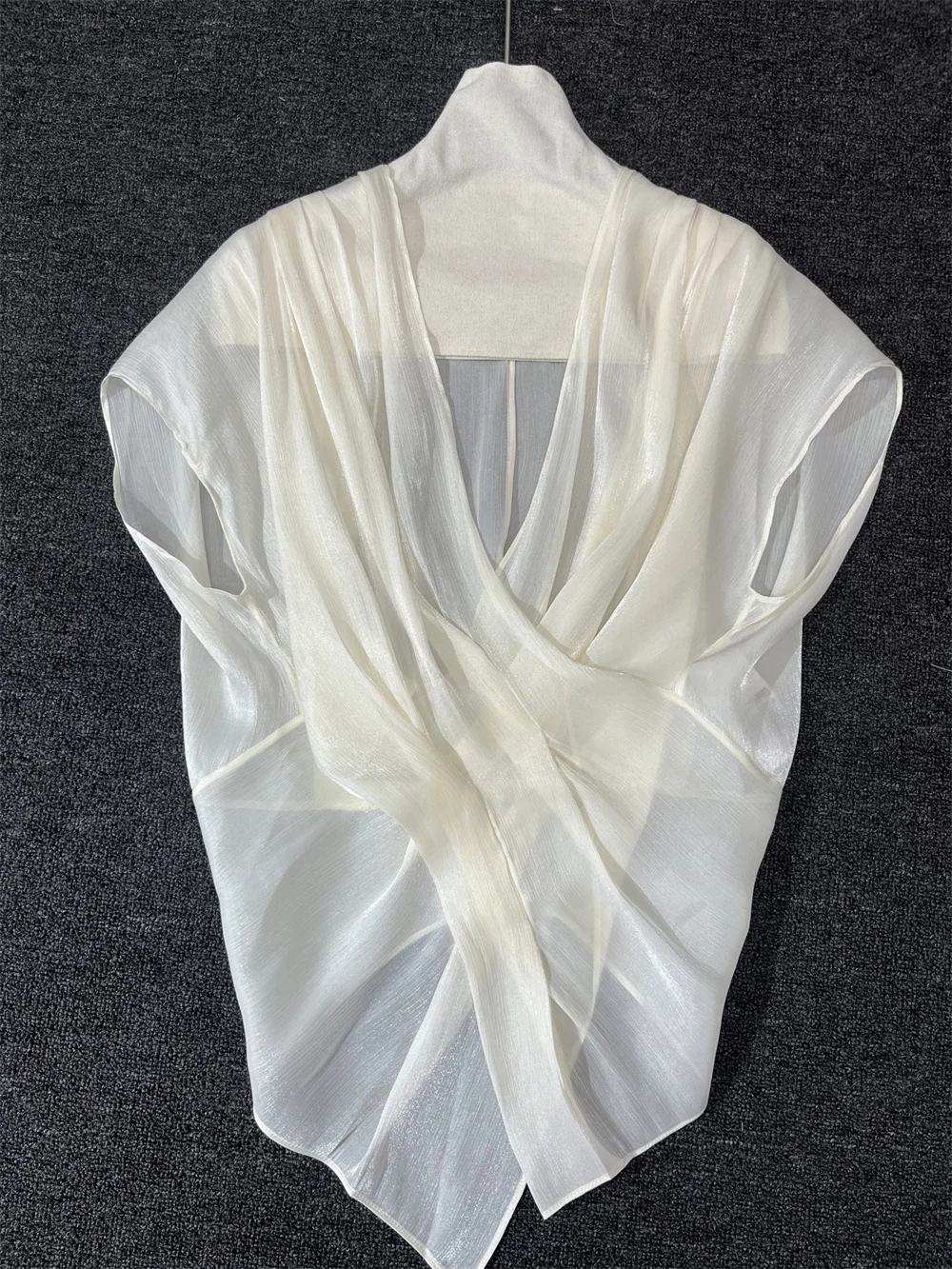 

Women's New Top V-Neck Slim Fashion Shirt