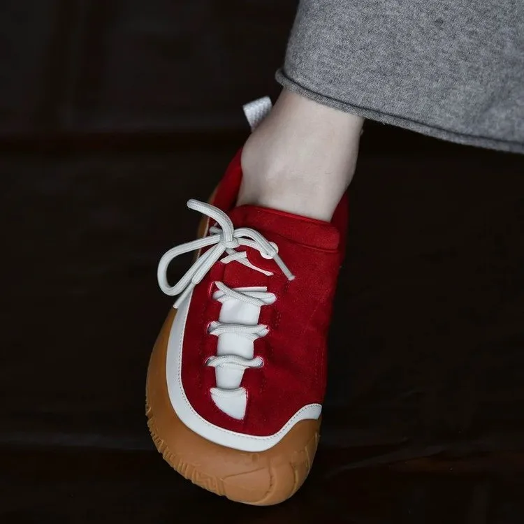 

Женские тренировочные кроссовки с круглым носком и шнуровкой - новая модель, с толстой подошвой, универсальные, подходят как для повседневной носки, так и для занятий спортом.