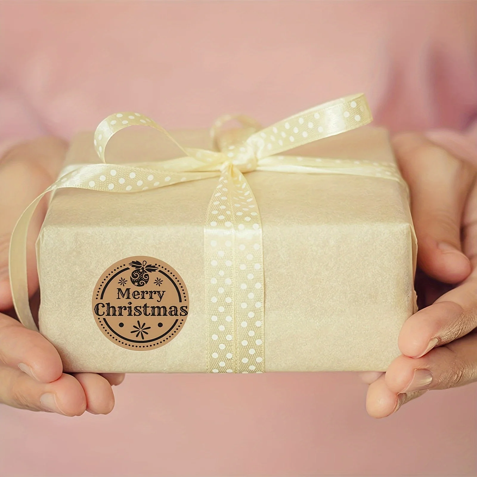 500 قطعة/لفة ملصقات عيد ميلاد سعيد احتفالية بتصميم ندفة الثلج - ملصقات ورقية مستديرة لامعة لبطاقات تغليف الهدايا والمظاريف