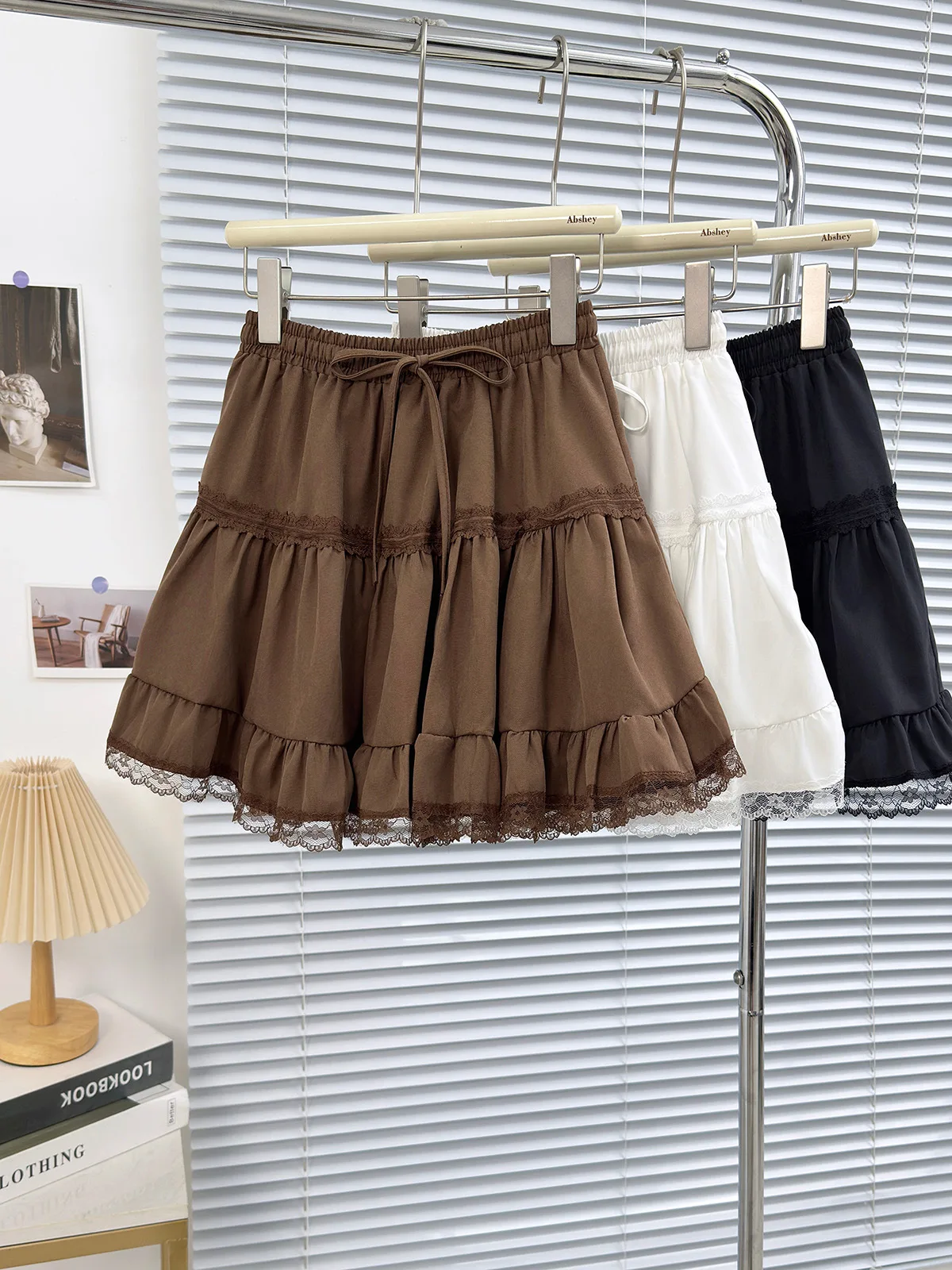 

Sweet Minimalist Ballet Lace Black Ruffled Tiered Skirt For Women Autumn High Waist Anti-emptied Mini Short Skirt Y2K Folds Cake