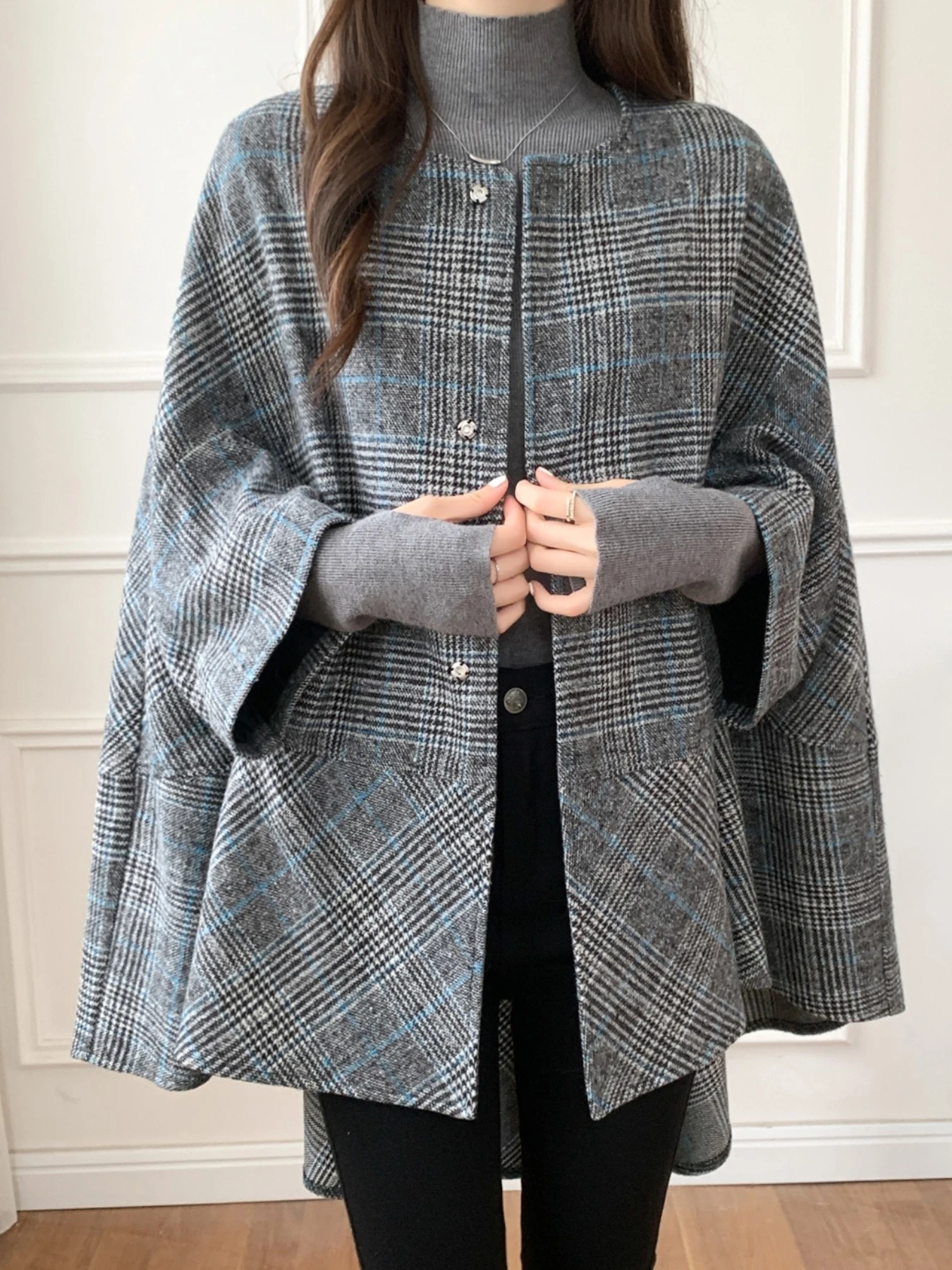 เสื้อคลุมคาร์ดิแกนลายสก็อตเรโทรเรียบง่ายสำหรับผู้หญิง ทรงหลวม ไซส์ใหญ่ สไตล์ลำลอง แมทช์ได้กับทุกชุด คอวี  สำหรับฤดูใบไม้ร่วง