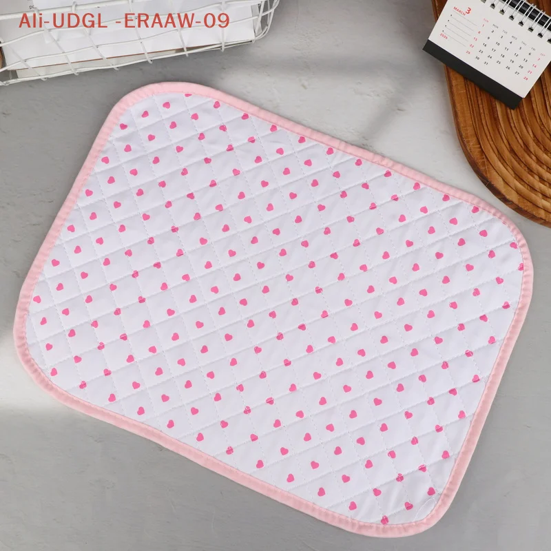 Tapete de mesa antiguo acolchado de estilo japonés, mantel de estilo Ins, Material de escritorio para estudiantes, tapete de mesa en forma de corazón, color rosa, 1 ud.