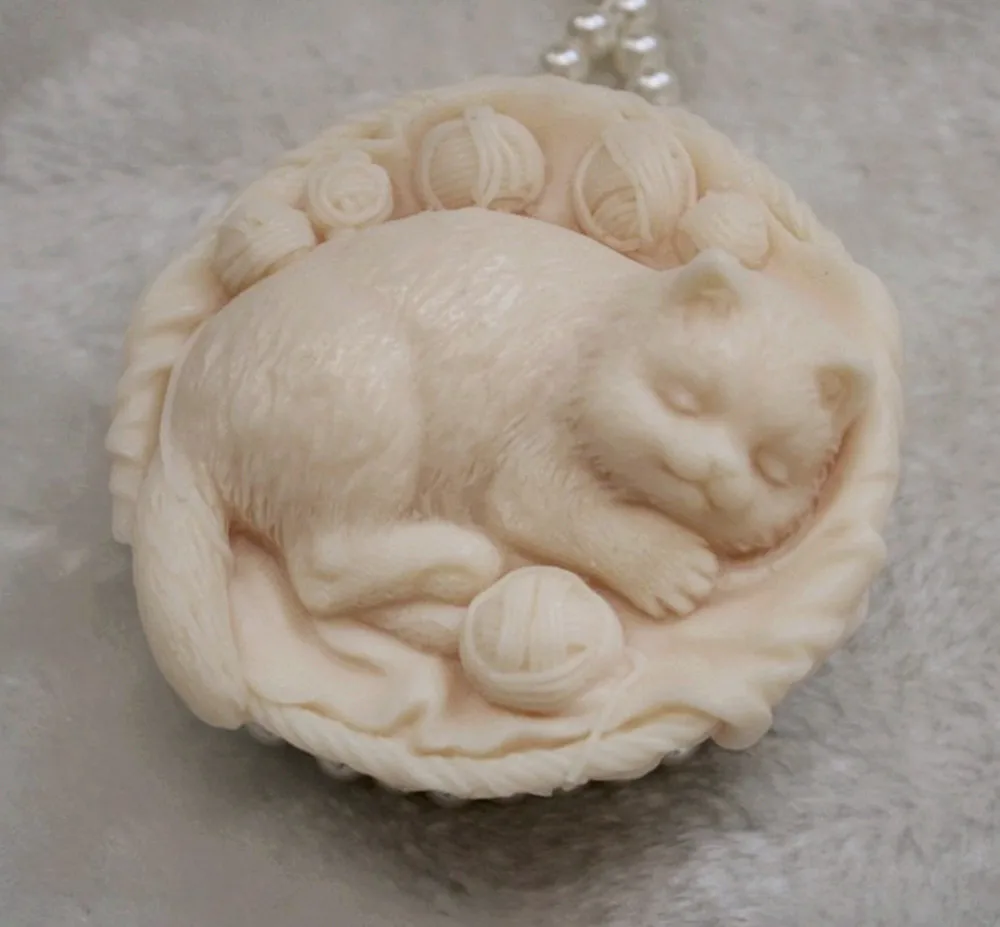 1pcs Sleeping Cat (ZX238) Silicone Handmade Soap Mold Crafts DIY Silicone Mould