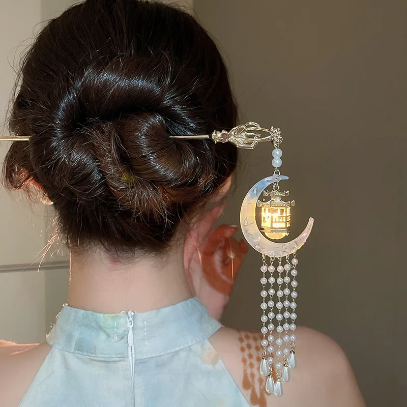 Horquilla de Luna con forma de linterna brillante para mujer, horquilla creativa con borla de imitación de perla, accesorio para el cabello de Metal de estilo chino Vintage W