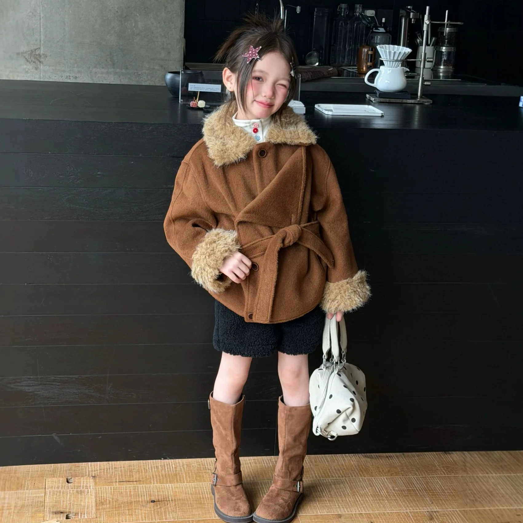 Girls Coffee Wool Coat 2026 Winter New Kids Turn Down Collar Fur Collar Waisted Belt Jacket Quilted Coat