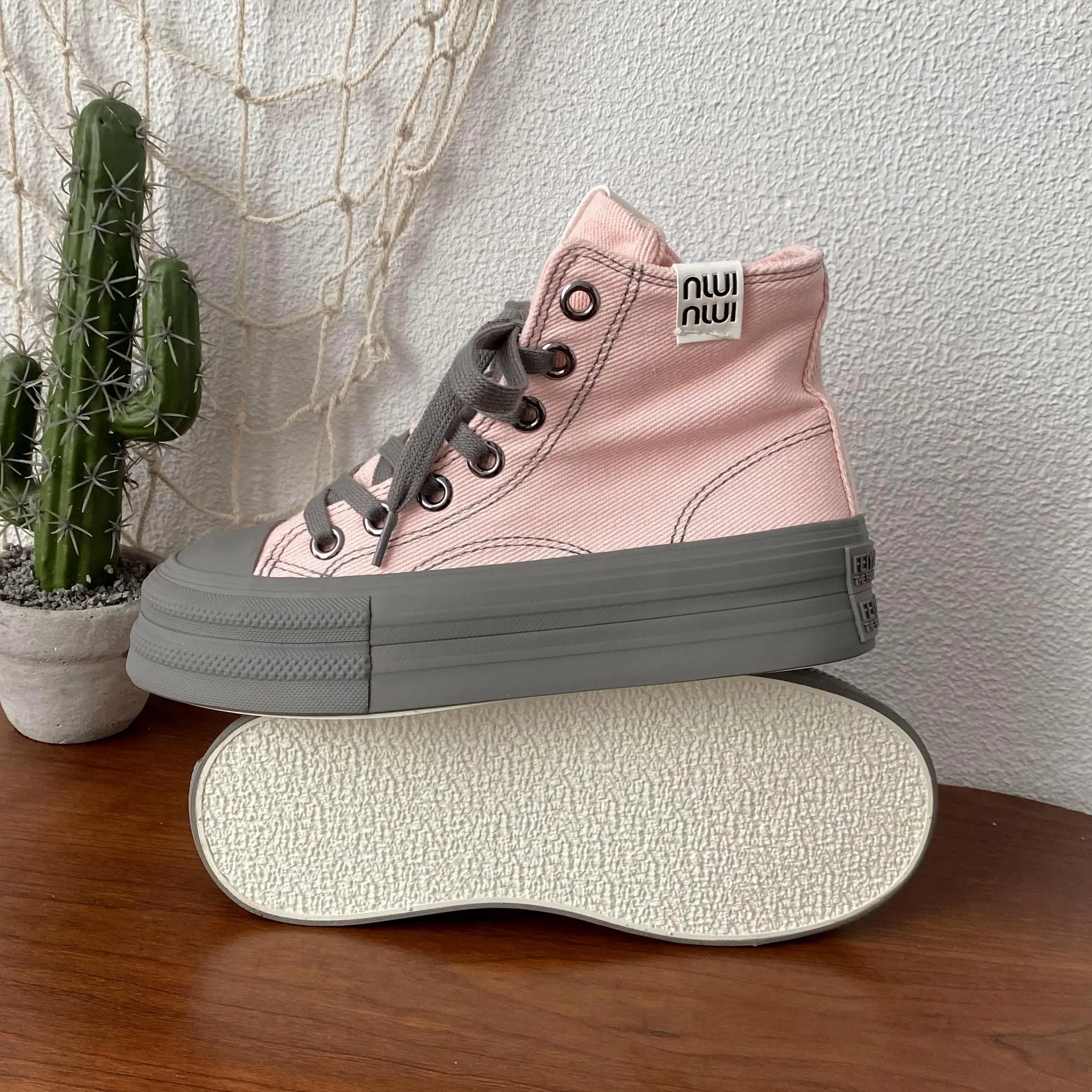 Quality Women Canvas Shoes High Top Thick Outsole Girls Students Canvas Short Boots Lace Up Pink Sneakers Middle Cut Soft Insole