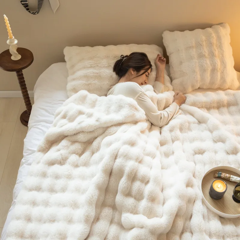 Luxury Solid Color Faux Rabbit Fur Blanket Winter Thickened Warm Faux Fur Blanket Soft Fluffy Throws Blankets for Sofa Bed Naps