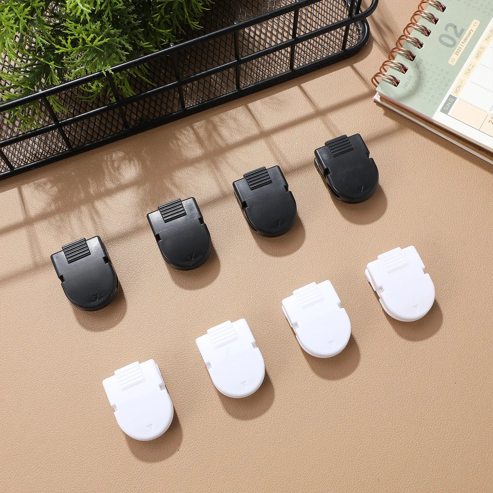 50Pcs Mini Plastic Clips for Crafts Paper Photos Notes Fabric Wall Bulletin Board Office Supplies Tiny Binder Clip Holders