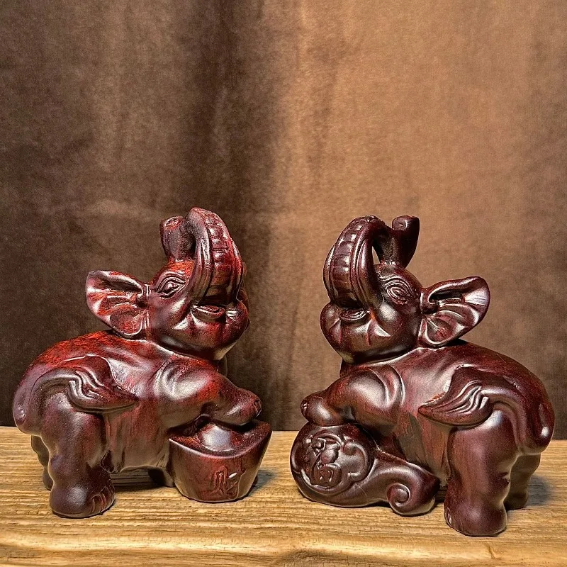 

Solid wood carved elephant ornaments attract wealth, feng shui, home decoration, handicrafts and decorations