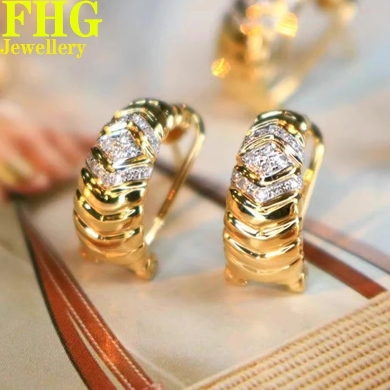 

Real Diamond 18K Au750 Yellow Gold Eearrings Real Diamond 0.12Carat Wedding Party Engagement Fashion