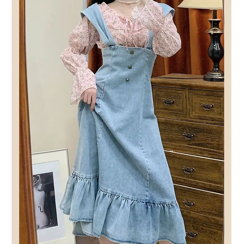 

2025 Denim Dress for Women's Summer High End Small Height Slim and Shrink Waist Design Niche Strap Skirt