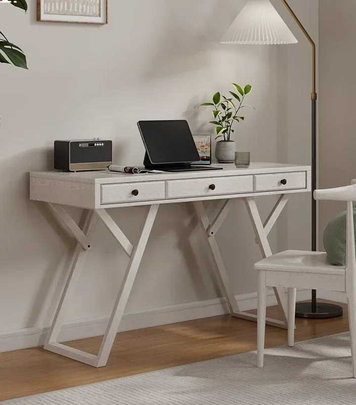 

Белый компьютерный стол для спальни