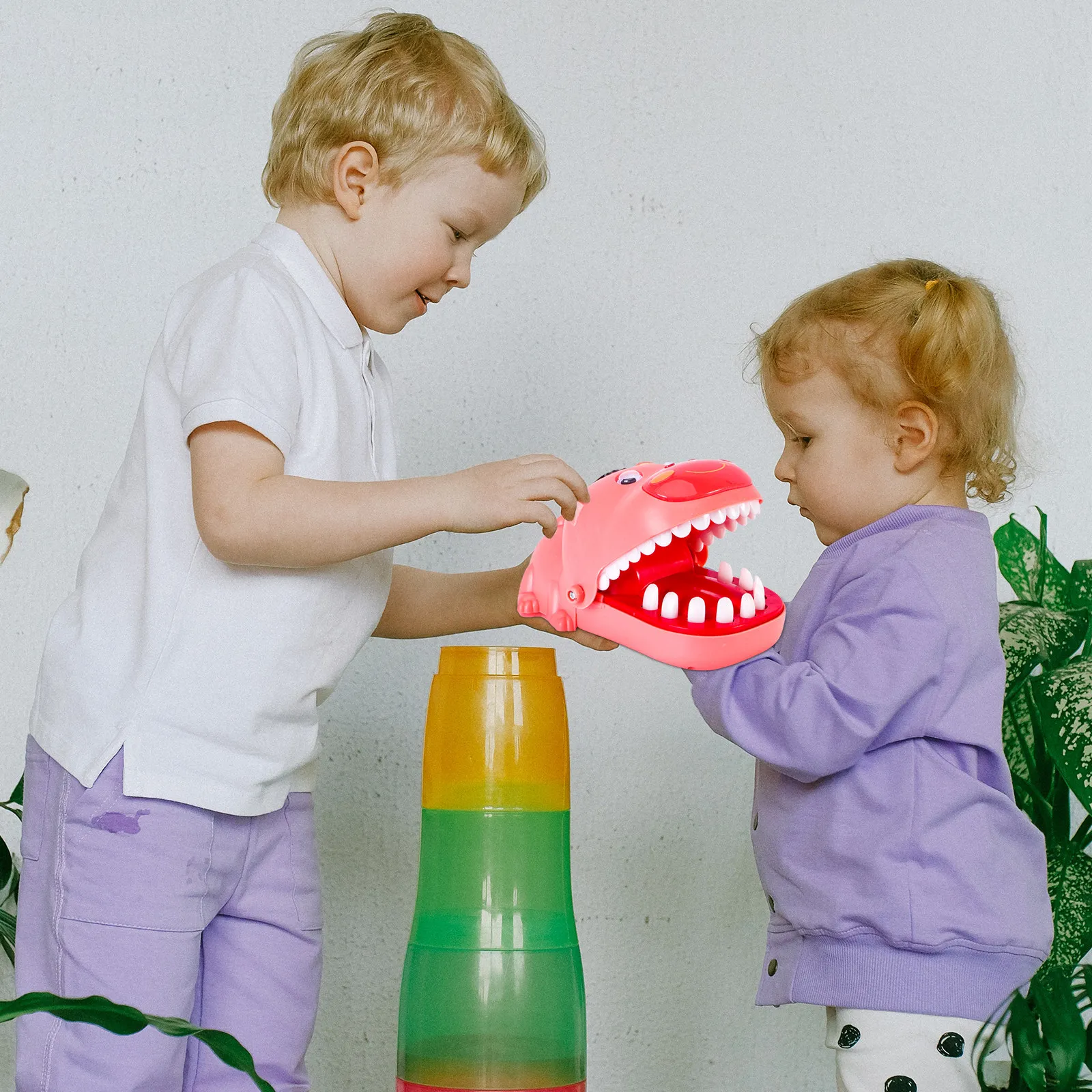 

1Pcs Funny Biting Finger Game Prank Bear Trick Game Family Party Creative Trick Plaything Joke Gadget Kids Entertainment Gift