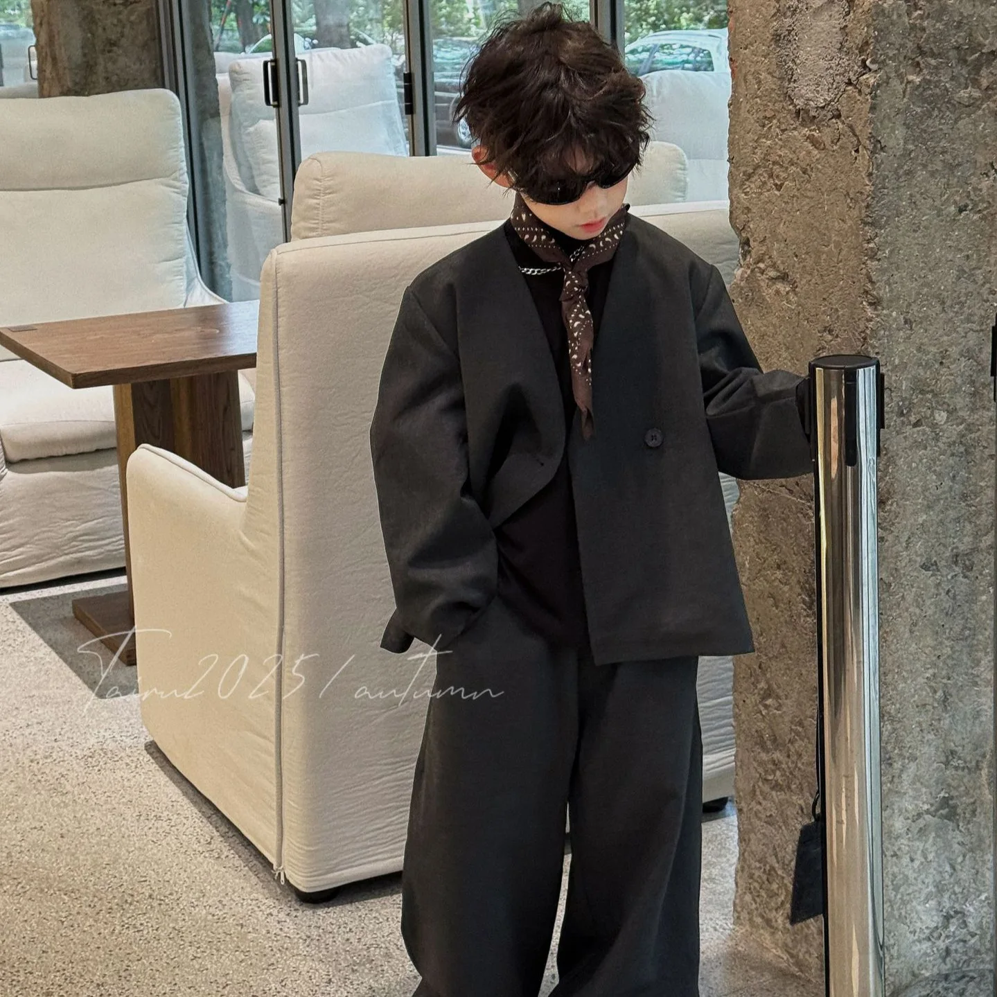 

2025 Осенний новый костюм для мальчиков, корейский модный повседневный однотонный комплект пальто + длинные брюки, комплект из 2 предметов для детей от 2 до 14 лет