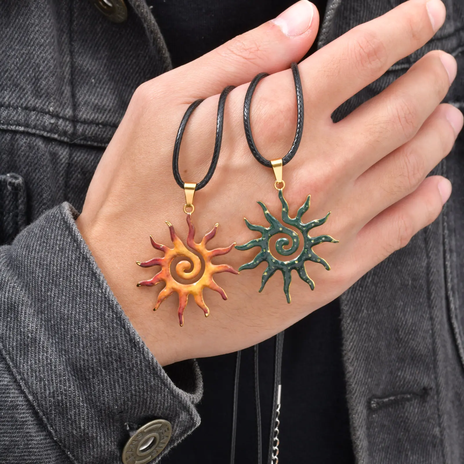 Vnox Sun Pendant Necklace for Men Boys, Stainless Steel Sunburst Sunflower Charm Solar Pendant Necklace Elegant Jewelry Gifts