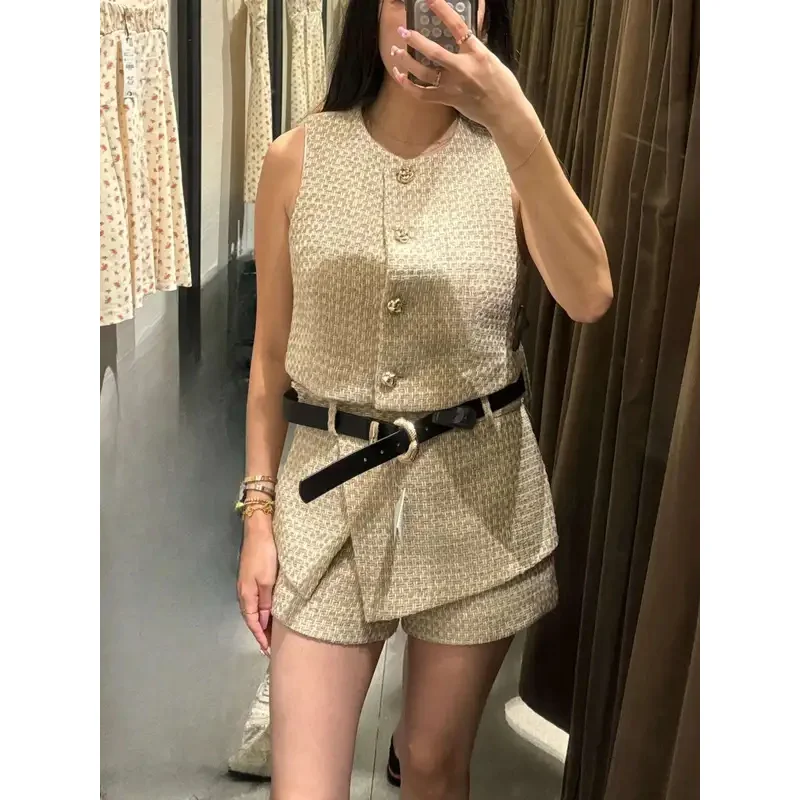 

Retro Elegant Women's Sleeveless Vest And Shorts Suit Button Top with Belt Irregular Cut Summer Fashion for Office And Commuter
