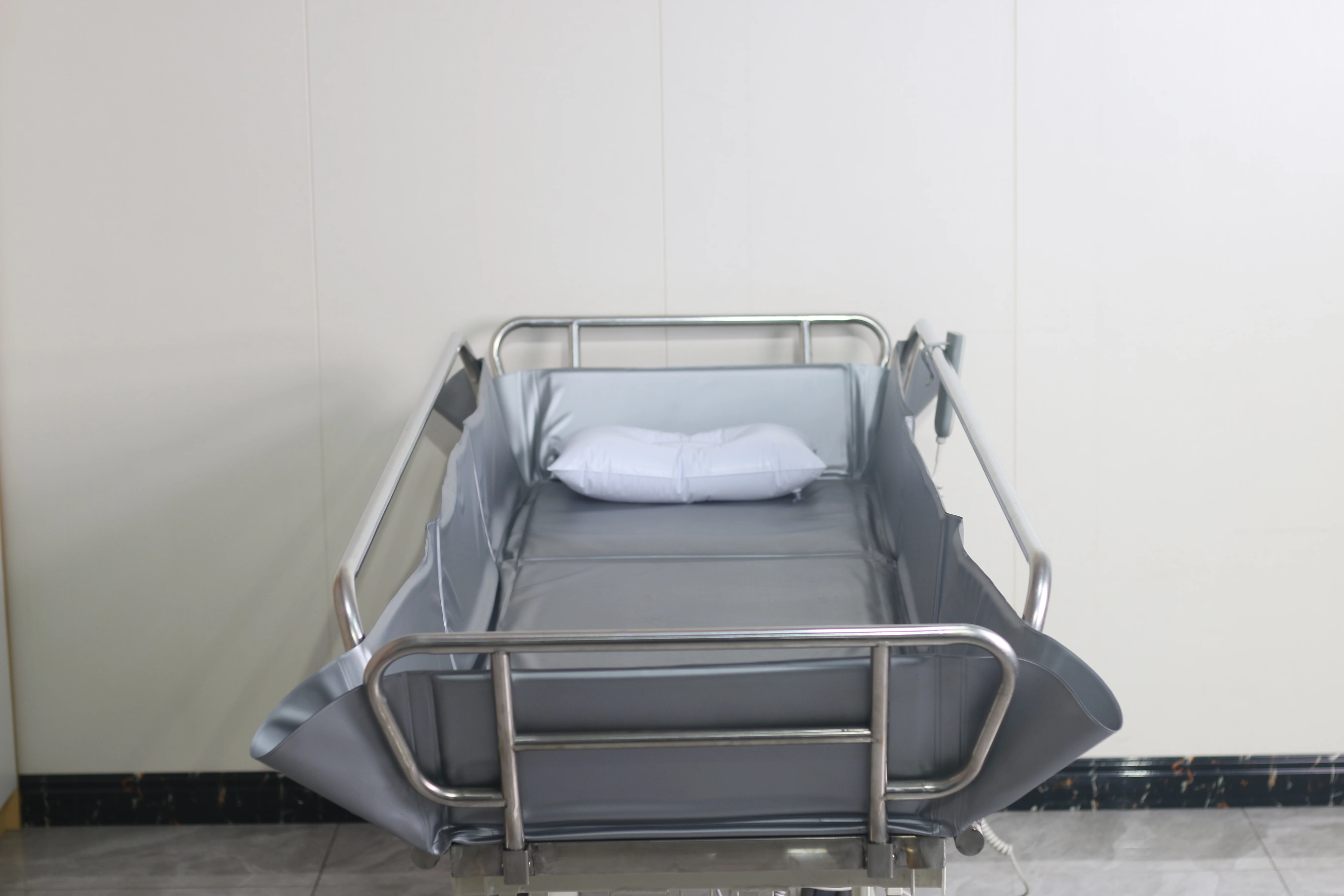 Electric Bath Bed, Hospital Bed, Elderly Care Bed, Stainless Steel Material 3 Years Warranty, Size, Length 2160mm Wid