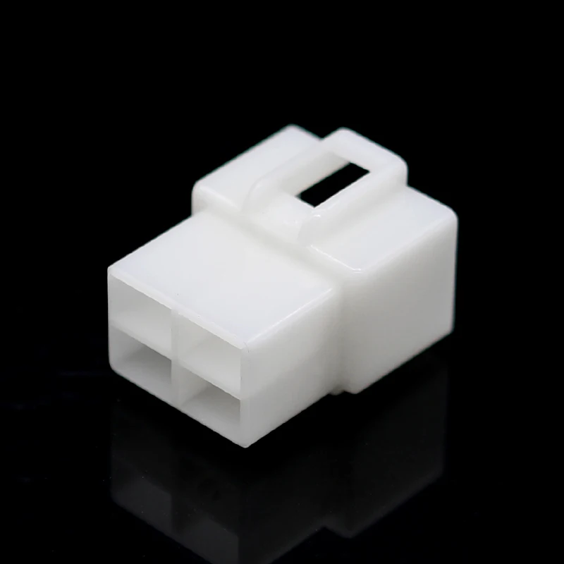 DJ7041-6.3-11 自動車用コネクタ 6.3シリーズ オートバイ ABS樹脂製 4ピン オス