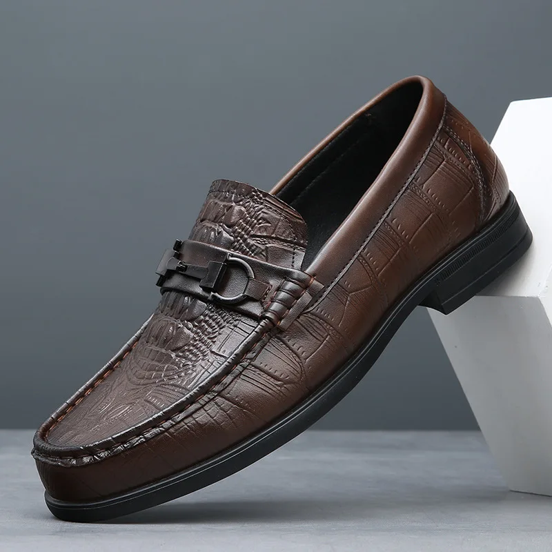 

Новые мужские повседневные туфли из натуральной кожи, модельные туфли с принтом аллигатора, уличные модные лоферы без шнуровки