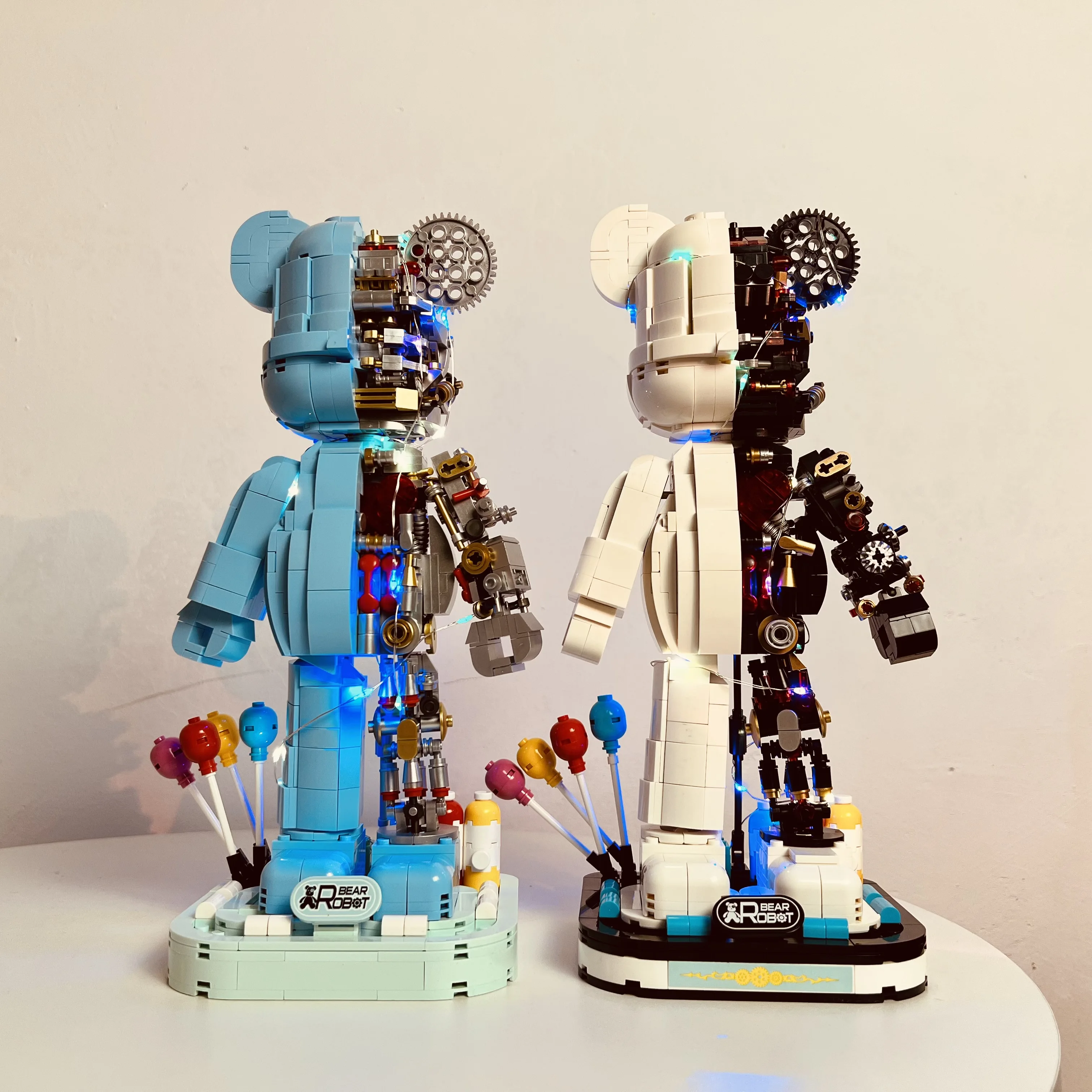 

NEW IN STOCK Mechanical Confession Bear Model Bearbricks Creativity IDEAS Tide Play Building Accessoroes Blocks Bricks Toys