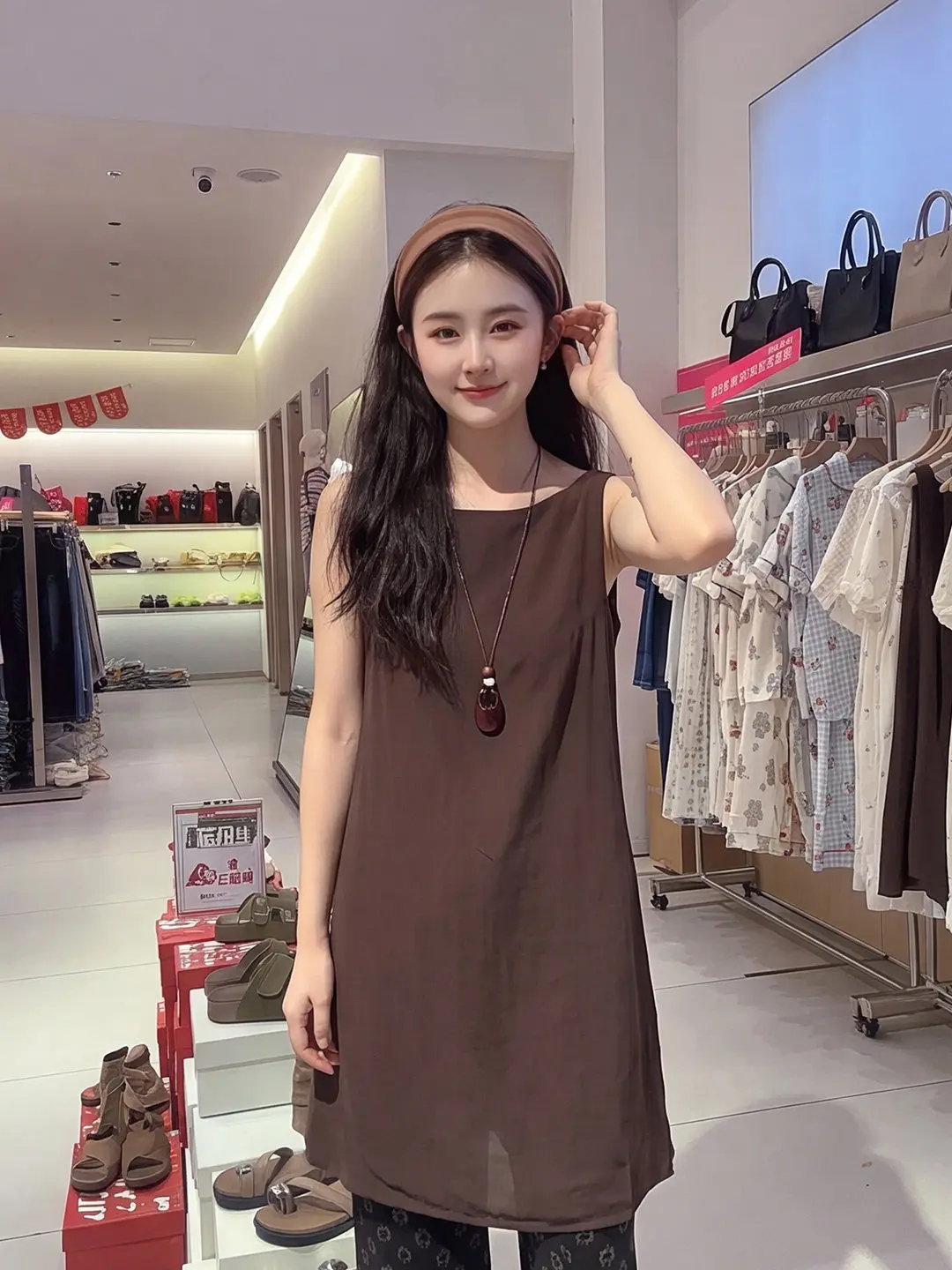 Elegant Loose Sleeveless Midi Dress Women's Fashion Versatile Slimming Casual Polyester Fiber Standard Fit Summer New Arrival