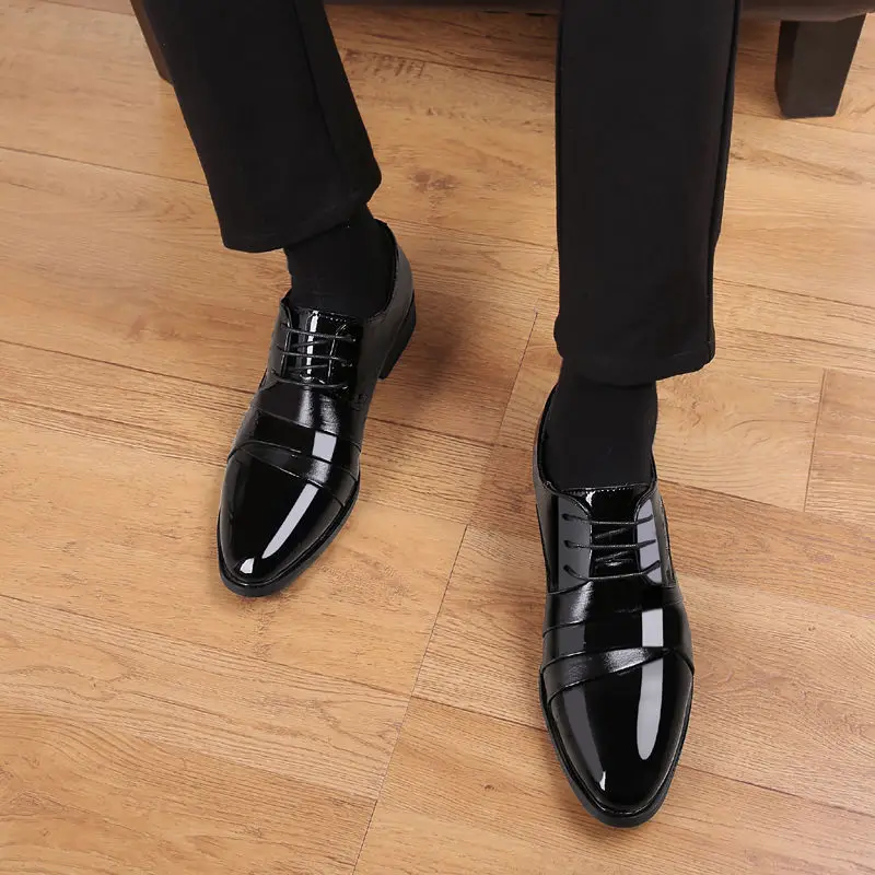 

Black Pointed Toe Bright Upper Men's Formal Shoes Business Official Footwear Spring Autumn High Quality Casual Social Shoe Male