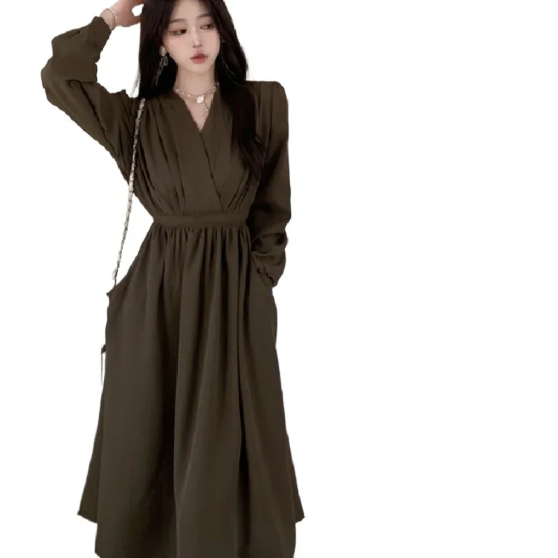 2025 New Streetwear Slim Long Sleeve V-Neck Dress French Hepburn Retro Elegant Waist-Cinching Korean Pure Color Maxi Dress Women