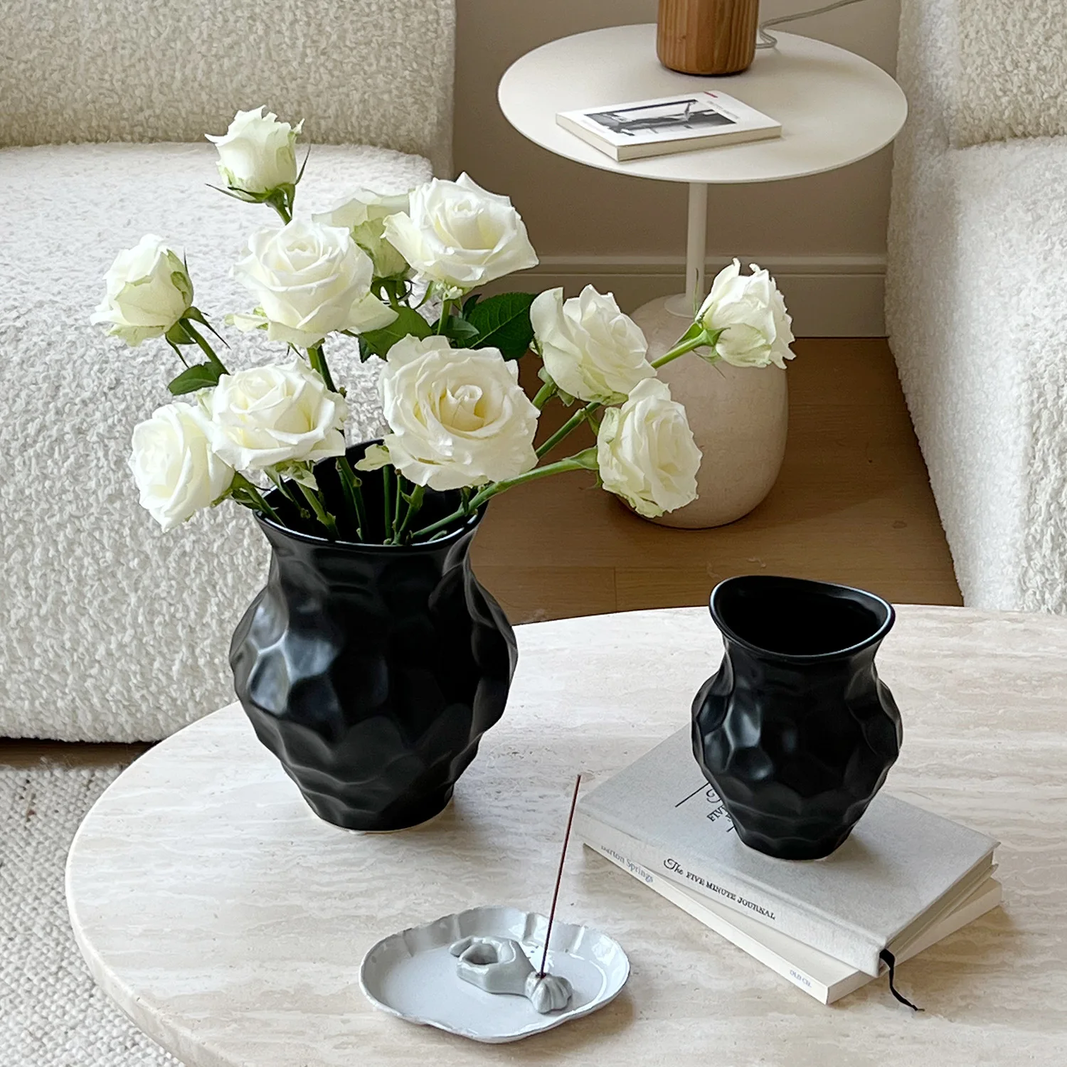 Nordic Style Ceramic Vase Light Luxury Flower Arrangement Ornament Minimalist Home Living Room Entryway Desktop Decor Vase