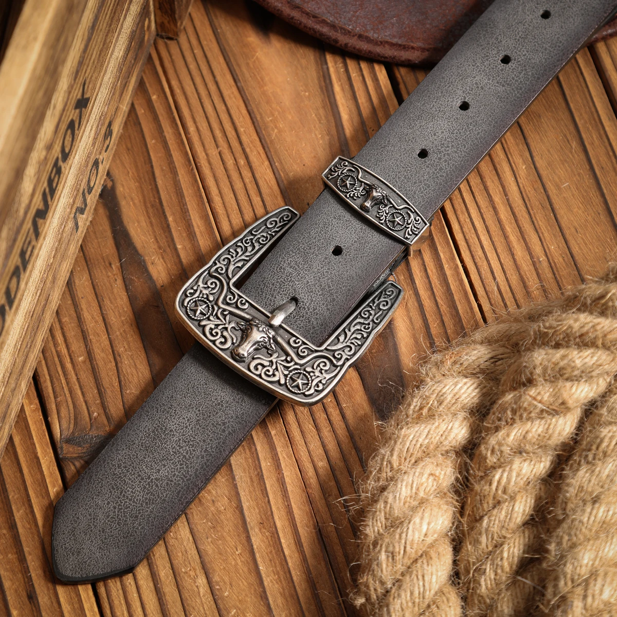 Ein lässiger, individueller und Retro-Gürtel, ein Kleidungsaccessoire im Western-Stil, Metallschnalle, PU-Gürtel, geeignet für Männer und Frauen – Detail 10