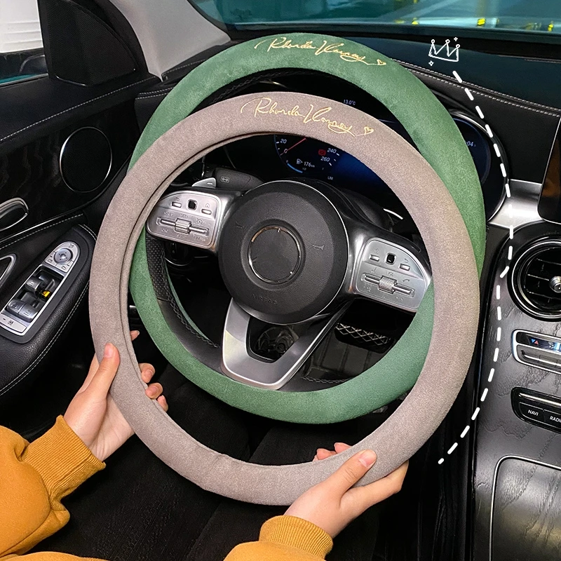

2023 New Four Seasons Universal Light Luxury Embroidered Winter Plush Handle Cover Car Steering Wheel Cover