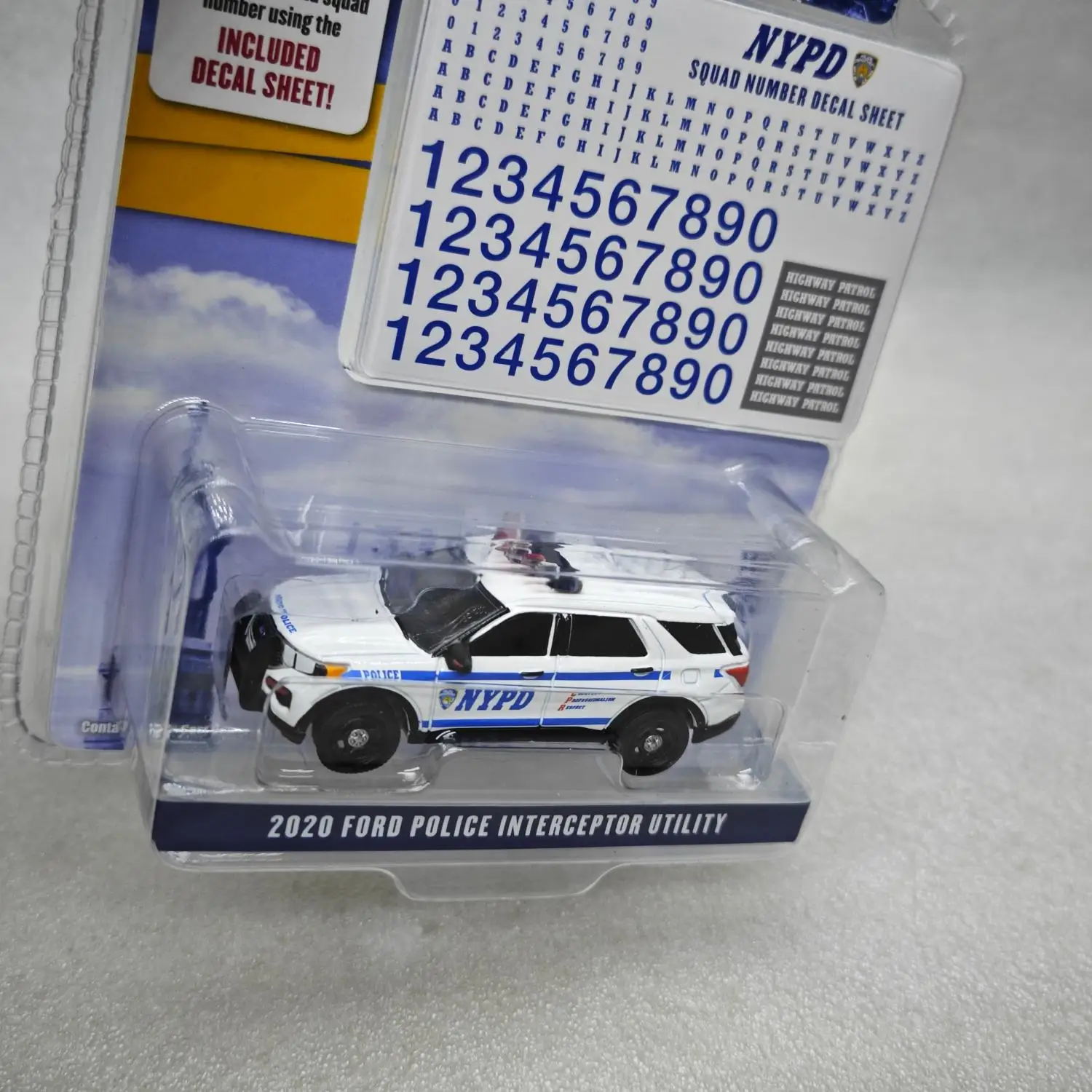 1:64 2020 フォード警察インターセプターユーティリティ高シミュレーション合金車モデルグッズ玩具ギフトお土産ディスプレイ飾り
