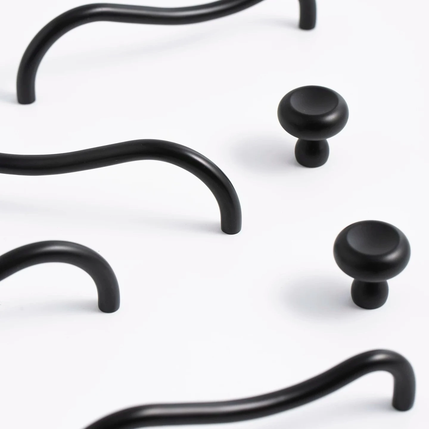 Minimalist Black Cabinet Knob and Handle Designer Simple Handle for Furniture Flat Wardrobe Door Handle Long Strip Handles