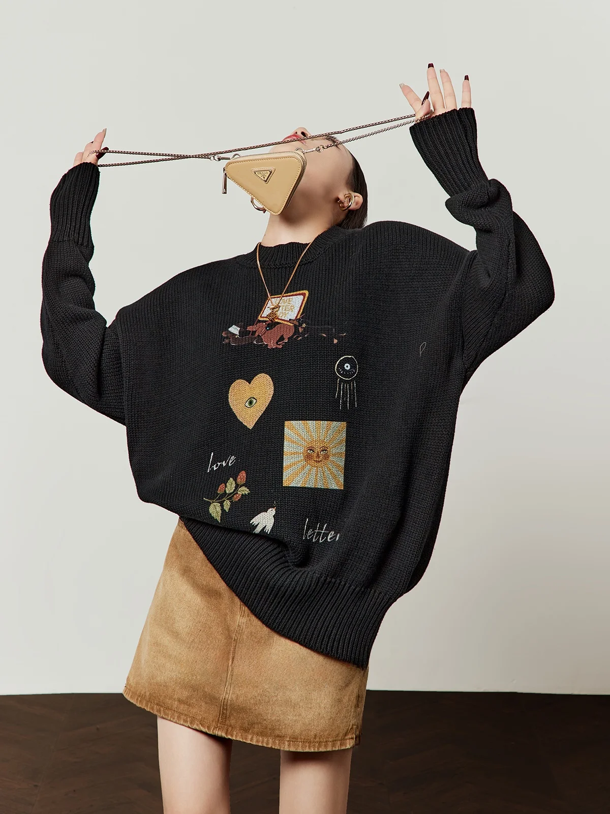 

Вязаный свободный свитер Bla для женщин, новинка весенней коллекции, с принтом, удобный топ от Zhou Li Wu, винтажный дизайн ручной работы