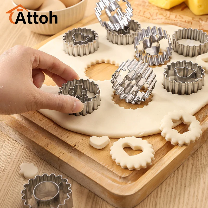 9Pcs/Set Stainless Steel Mini New Year Party Cookie Cutters Set Heart Snowflake Jingle Bell Gingerbread Mold Christmas Tree