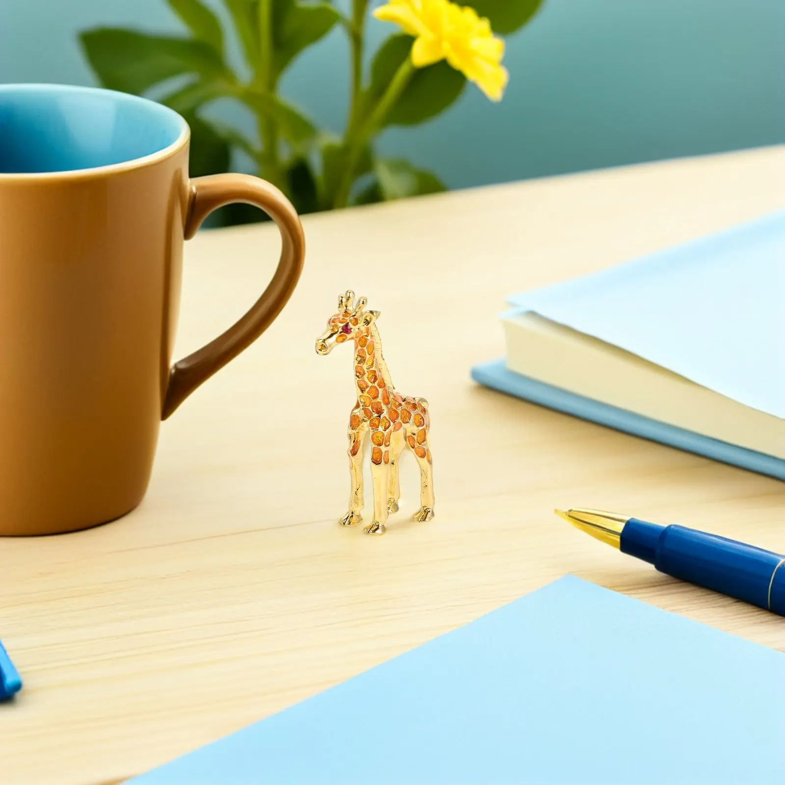 Premium Handmade Metal Giraffe Smooth Edges Timeless Animal Decoration for Desk Table Shelf Giraffe Decor for Home
