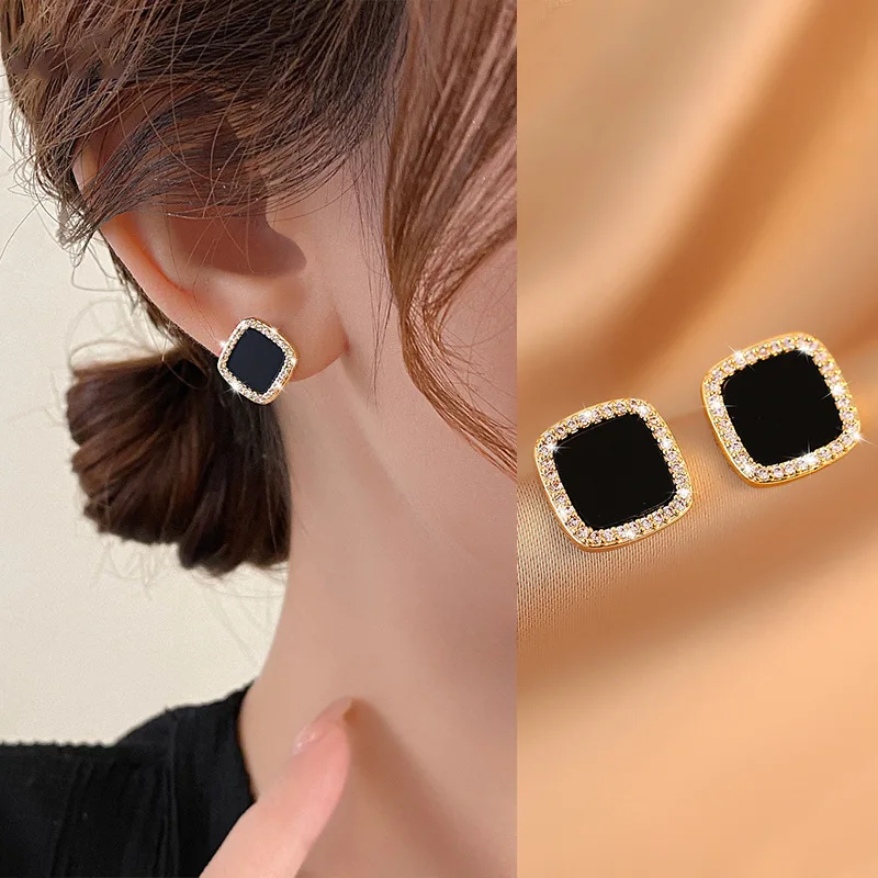 Korean Fashion Zircon Stud Earring For Women Black Resin Square Ear Studs Elegant Luxury Geometric Earrings 2024 Jewelry Gifts