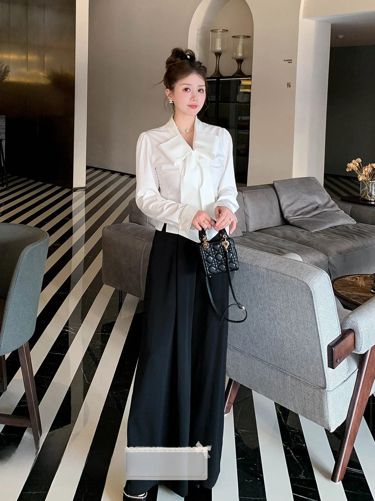 

Брюки Ice Has Come Superior Proportion: легкие, универсальные, свободные, с высокой талией, широкими штанинами, длиной в пол.