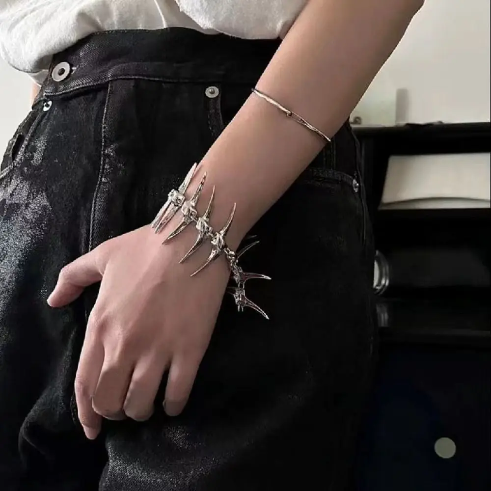 New Metal Thorn Bracelet Unisex Trendy Punk Bracelet Jewelry Super Cool Fish Bone Bangle Women Men