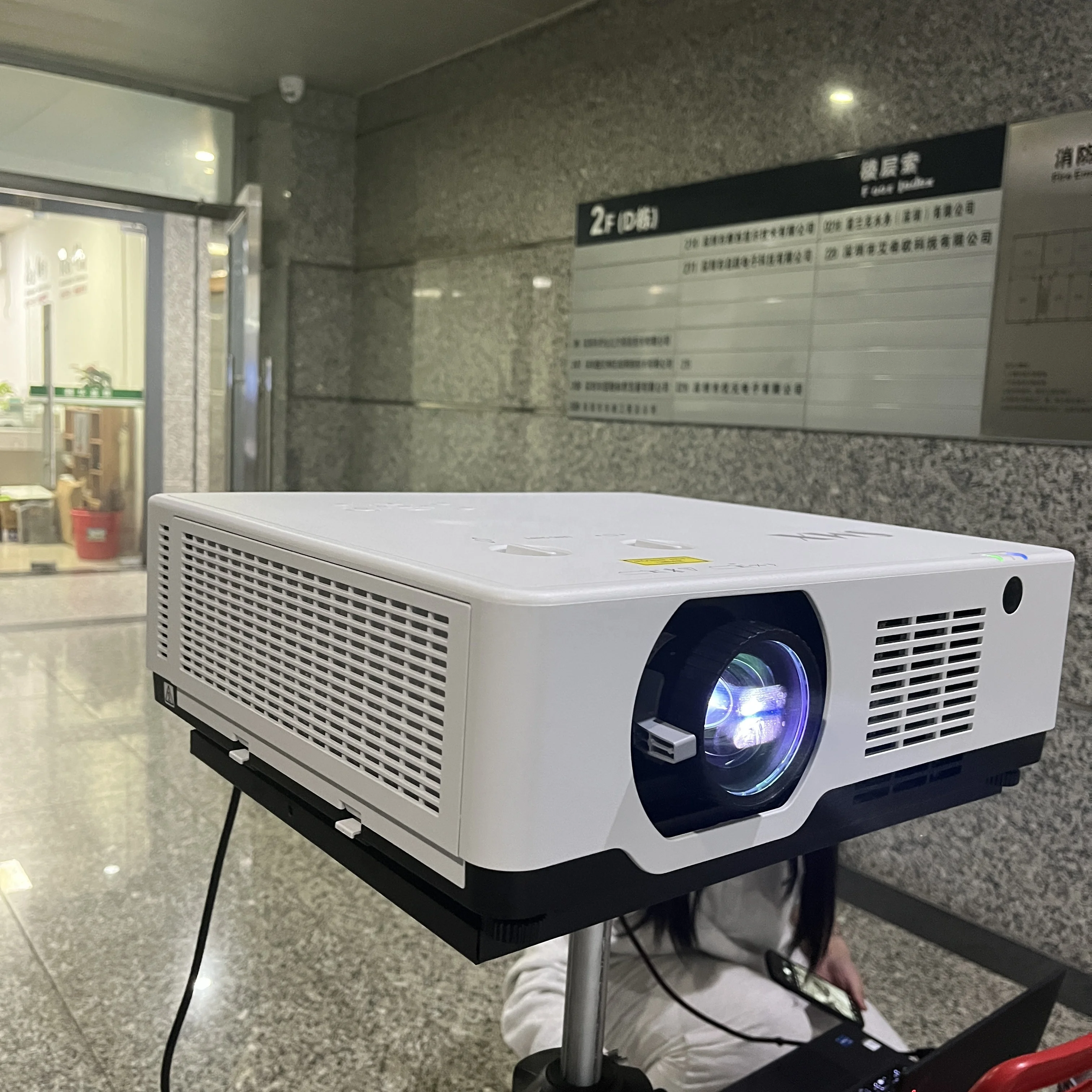 Long Life Laser Light Source Projector 6500 Lumen for Museum Exhibitions and Art Gallery Installations