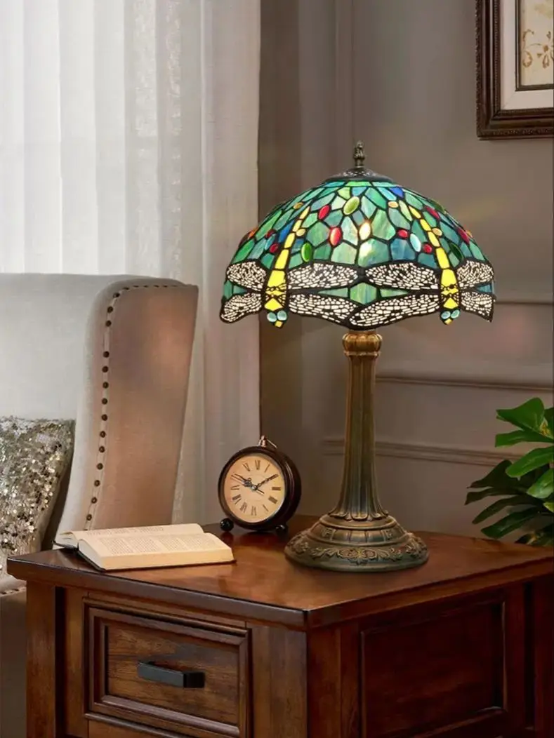 Lampa stołowa z witrażem w kształcie zielono-żółtej ważki, 30 cm, w stylu retro, lampka do czytania na biurko, dekoracja do sypialni, salonu, domu. — 2