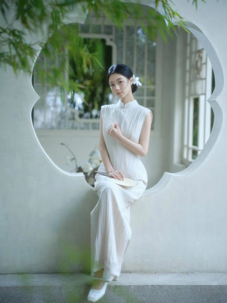 

New 2026 Studio Photography Chinese Oriental Aesthetic National Style Individual Portrait Clothing Cold Tone Zen