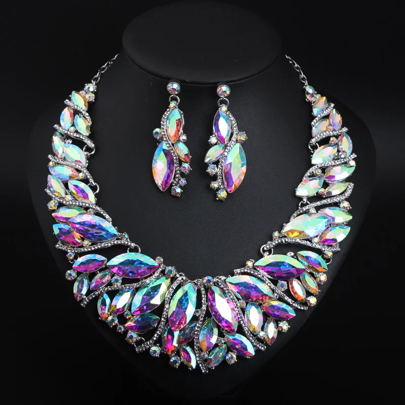 2 pieces fashionable necklace and earrings crystal set for women's wedding dress accessories. Wife's Gift