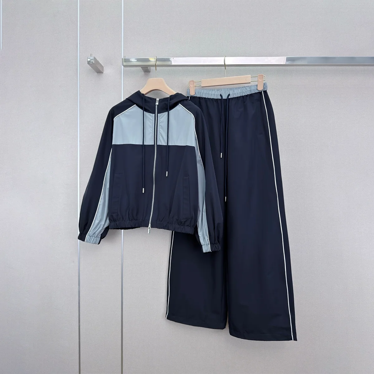 2026 High Quality Women's Clothing Korean Light Sports Style Color Collision Splicing Set20609092