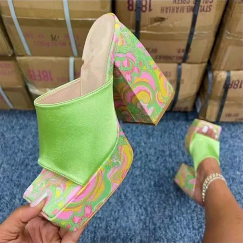 2024 New Womens Thick-soled High Heels Fashionable Print Brand Design High Heel Slippers Versatile Square Toe Party Summer Shoes