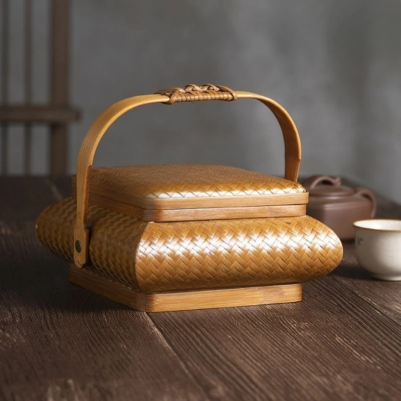 Handmade lacquered bamboo woven carrying box, covered storage box, Chinese gift box TH037-2
