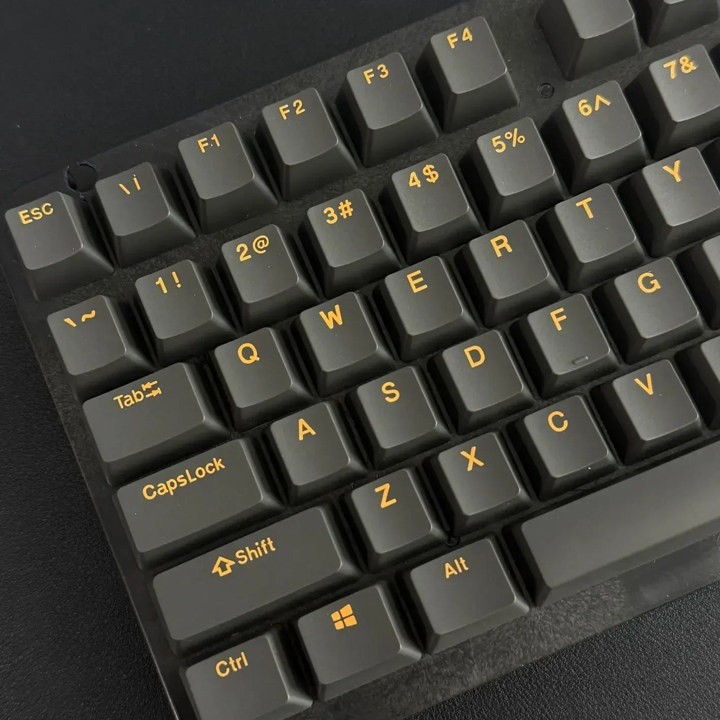 

Mechanical keyboard keycap PBT material OEM gray gold classic monochrome opaque 61/87/104/108
