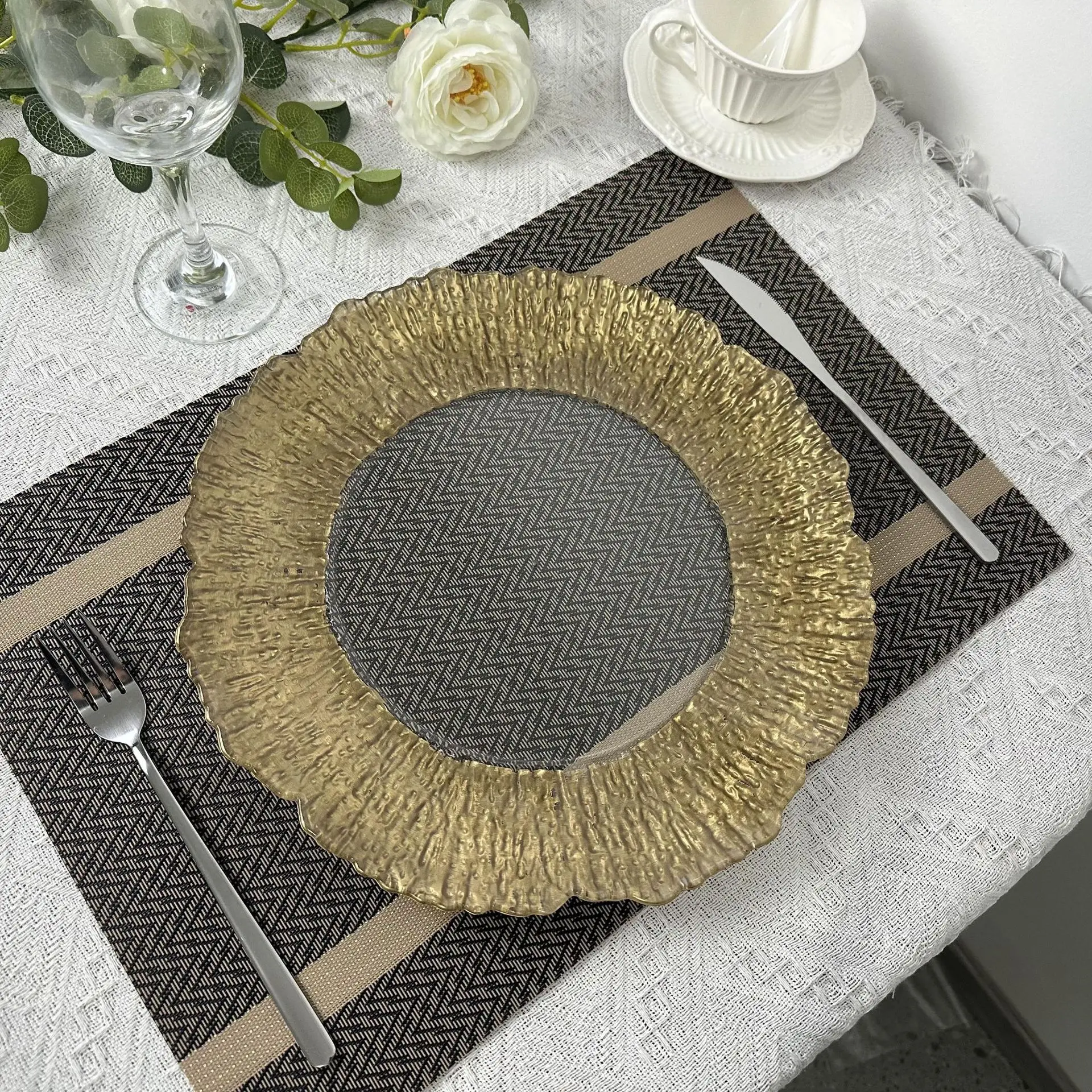 150 Stück Hochzeitstisch-Ladeplatten, Essteller, Plastikteller, Hochzeitsdekorationszubehör – Detail 2