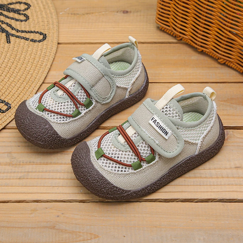 Toddler Boys Girls Hollowed-out Mesh Sneakers 2026 New Summer Kids Barefoot Sports Sneakers Soft Sole Chic Versatile Daily Wear