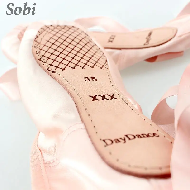 Chaussures de danse de ballet en toile de satin à semelle souple pour femmes, pantoufles de ballet professionnelles, chaussures de pointe pour dames et filles