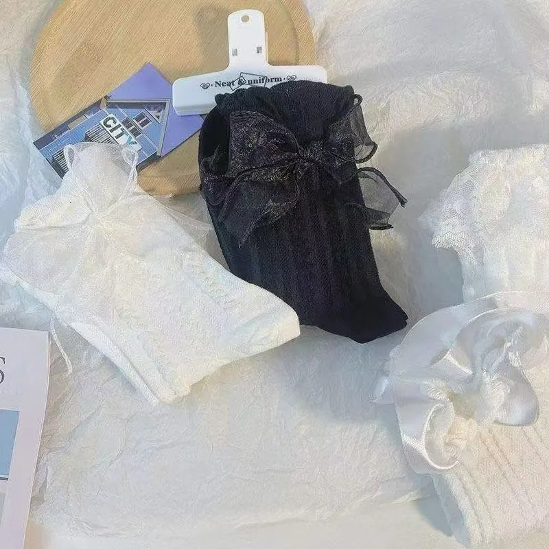 6 Paar Damen-Socken mit Schmetterlings- und Schleifendekoration, modische Socken mit rundem Halsausschnitt, vielseitig einsetzbar, geeignet für den Alltag, weiche, bequeme Freizeitsocken